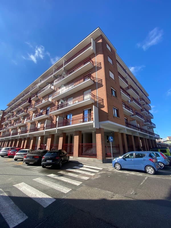 AMPIO TRILOCALE CON DUE BOX- ZONA CROCIERA