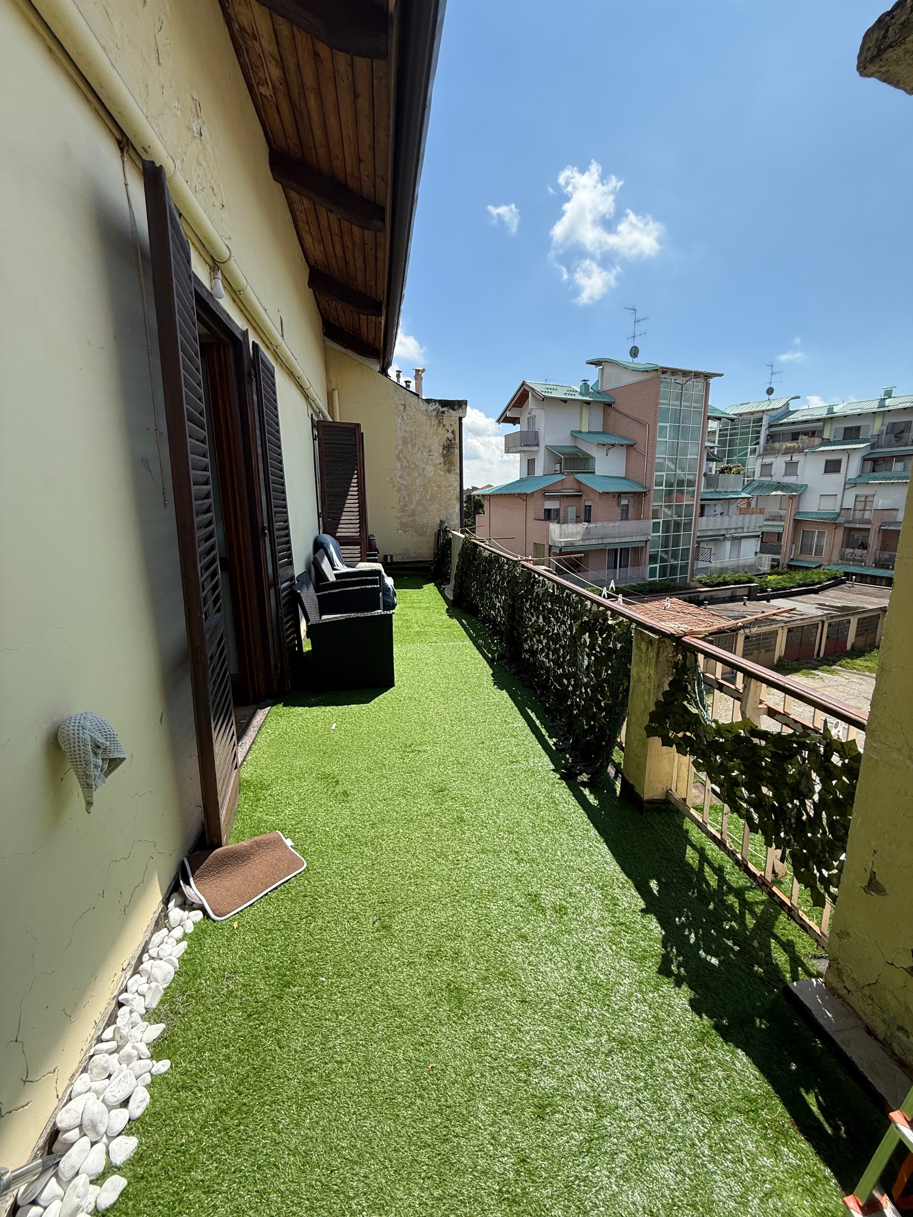 MONCALIERI – TRILOCALE CON TERRAZZO E RISCALMENTO AUTONOMO